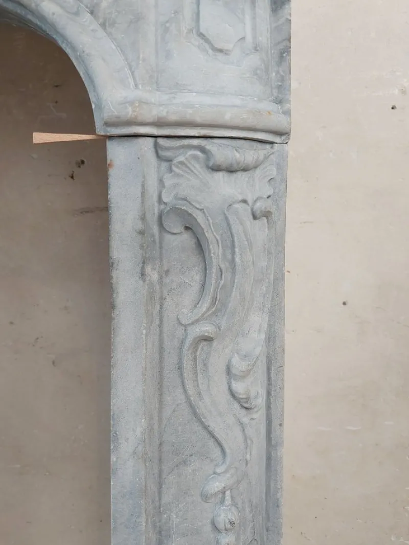 Pamono 18th Century Dutch Blue Turquin Marble Mantelpiece in the style of Regency> Fireplaces And Mantels