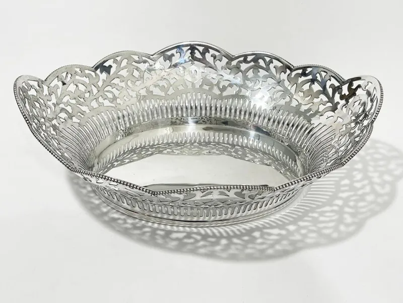 Pamono 20th Century Dutch Silver Bread Basket by Van Kempen & Begeer> Serving Dishes