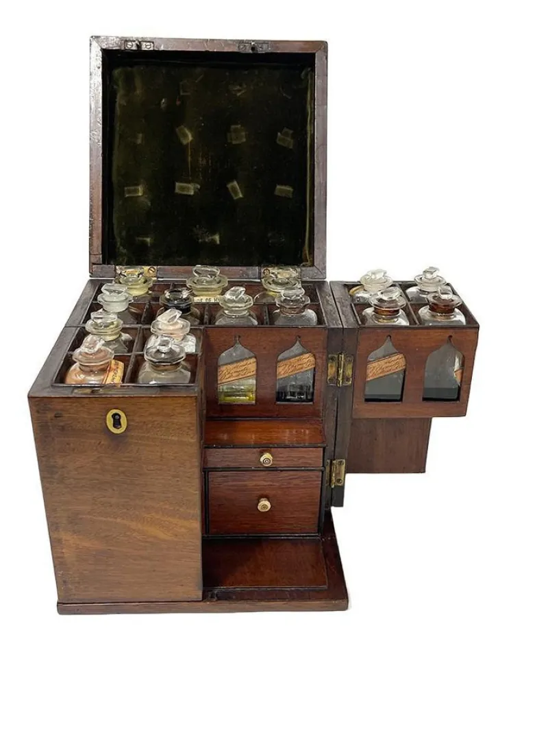 Pamono 19th Century English Medicine Chest by Clay & Abraham, Liverpool> Dressers, Commodes & Chests