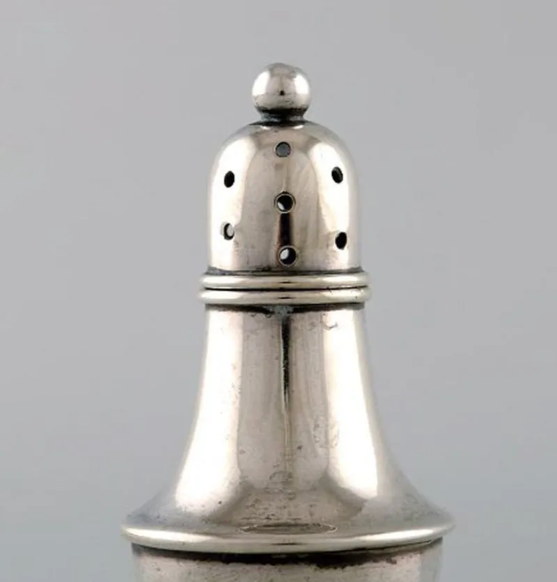 Pamono 19th Century English Silver Pepper Shaker> Salt & Pepper Shakers