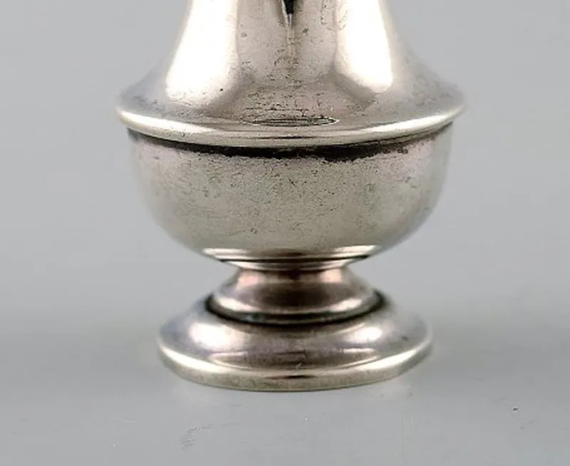 Pamono 19th Century English Silver Pepper Shaker> Salt & Pepper Shakers