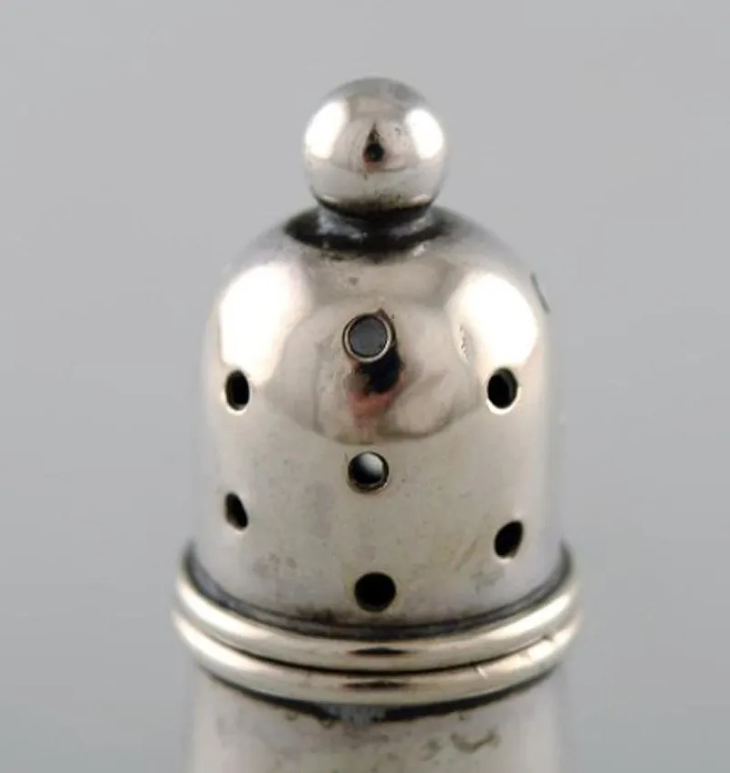 Pamono 19th Century English Silver Pepper Shaker> Salt & Pepper Shakers