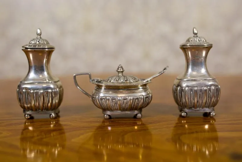 Pamono 19th Century English Silver Set, 1890s, Set of 7> Salt & Pepper Shakers