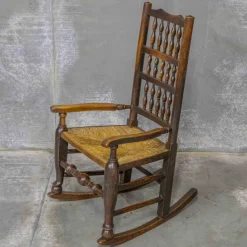 Pamono 18th Century English Spindle Back Rocker