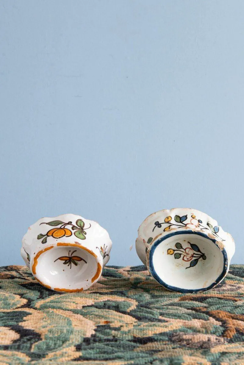 Pamono 18th Century Floral Salt Pigs from Rouen Faience, Set of 2> Salt & Pepper Shakers