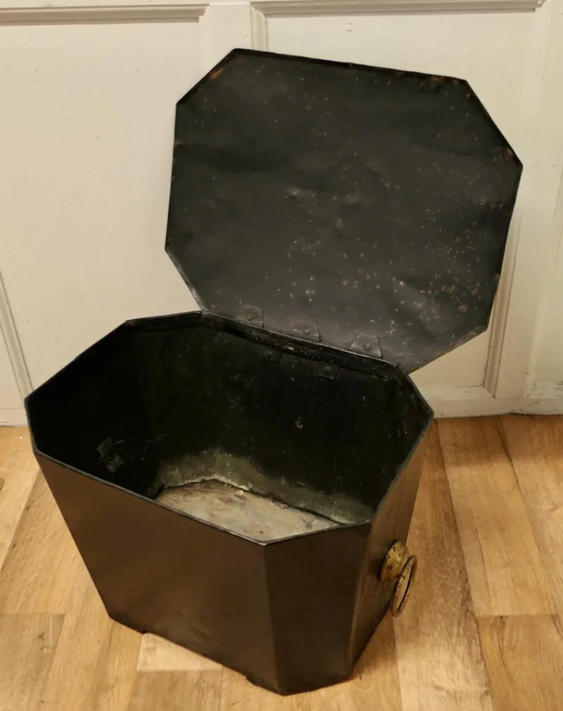 New Pamono 19th Century Folk Art Barge Wear Toleware Log Box, 1880s