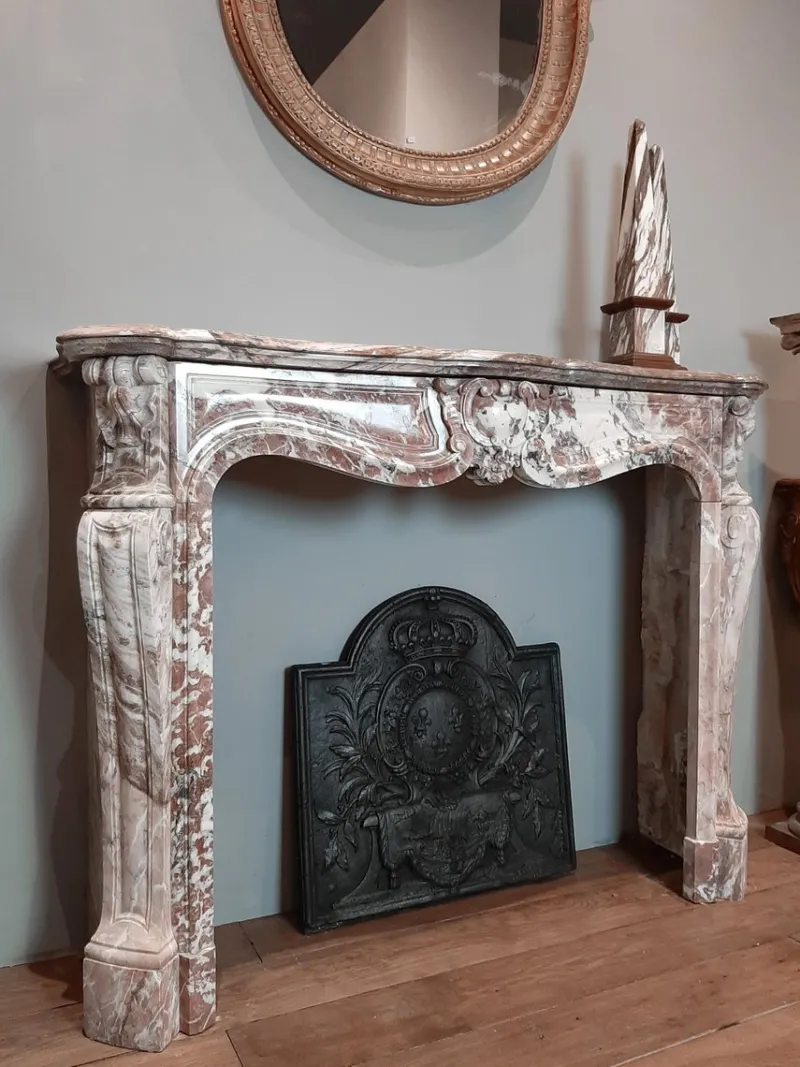 Outlet Pamono 19th Century French Pink Marble Mantelpiece