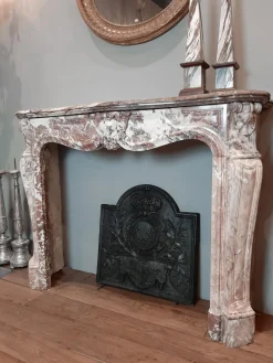 Outlet Pamono 19th Century French Pink Marble Mantelpiece