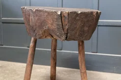 Sale Pamono ​19th Century French Provincial Rustic Elm Chopping Block Table