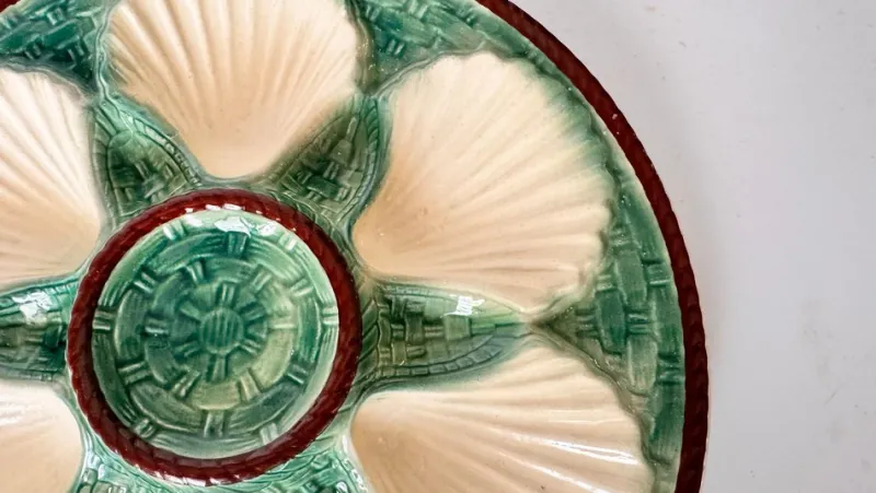 New Pamono 19th Century Green, White & Brown Glaze Majolica Oyster Plates, Set of 4