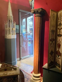 Pamono 19th Century Italian Architectural Corinthian Wood Columns on Sandstone Plinths, Set of 2><noscript><img width=