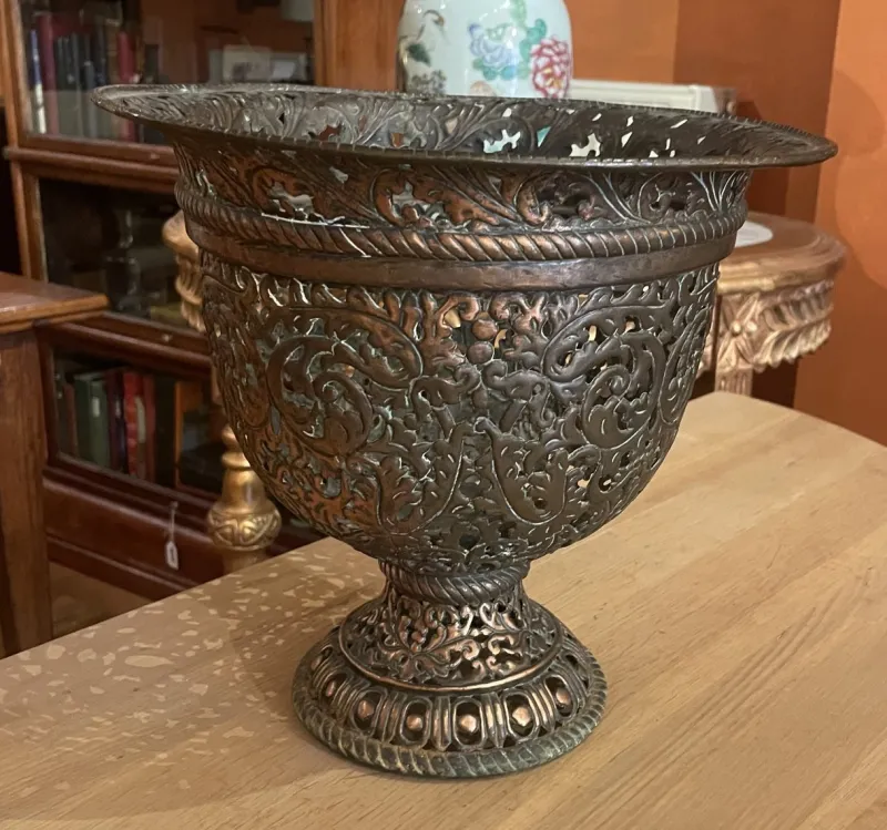 Pamono 17th Century Italian Chased Bronze Urn> Bowls