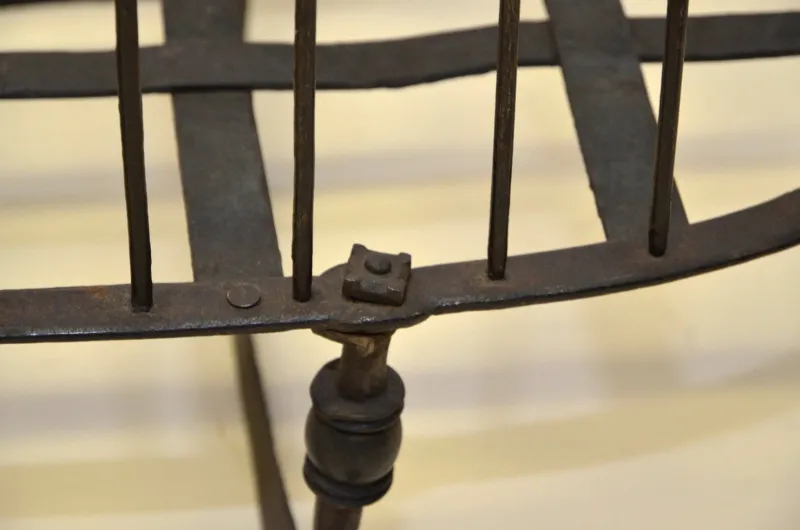 Pamono 17th Century Italian Iron and Bronze Cradle> Children's Chairs