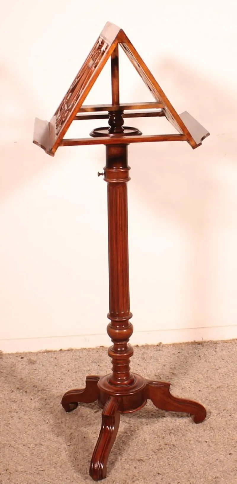 Sale Pamono 19th Century Mahogany Lectern