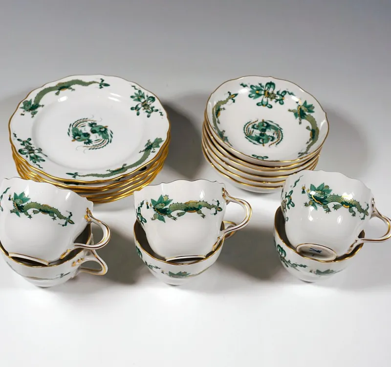 Pamono 20th Century Meissen Coffee Set with Dragon in Green & Gold, 1980s, Set of 22> Coffee & Tea Service