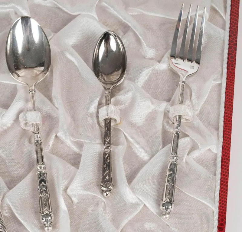 Pamono 19th Century Napoleon III Childrens Silver-Plated Cutlery Set> Cutlery & Serving Utensils