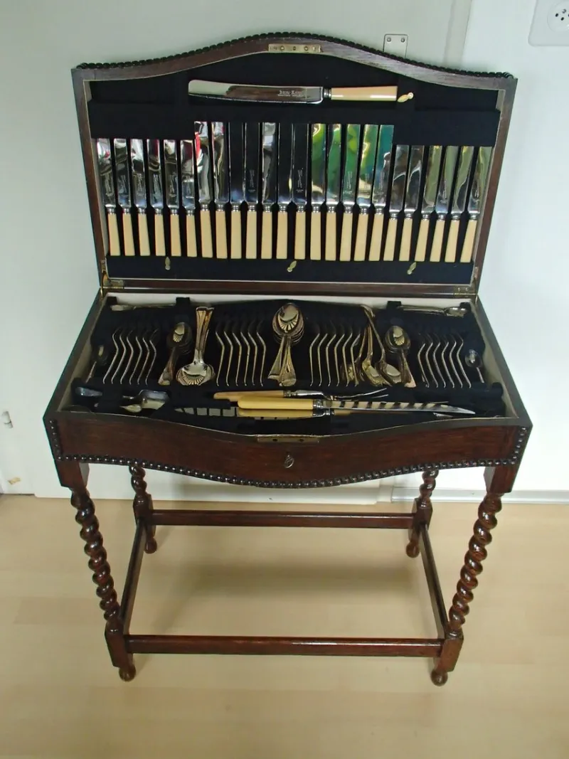 Best Pamono 19th Century Oak Table and Cutlery Set from Harrison Fisher & Company