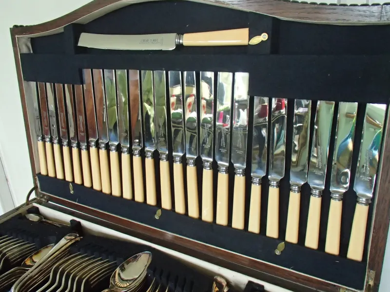 Best Pamono 19th Century Oak Table and Cutlery Set from Harrison Fisher & Company