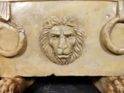 Pamono 18th Century Roman Marble Lion Bath><noscript><img width=
