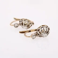 Pamono 20th Century Rose Cut Diamonds 18 Karat Yellow Gold Lever Back Earrings, 1890s, Set of 2