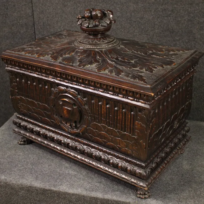 Pamono 20th Century Small Italian Trunk, 1920s> Trunks Crates & Baskets