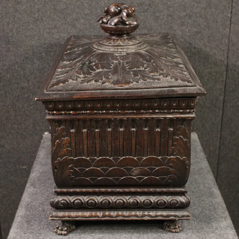 Pamono 20th Century Small Italian Trunk, 1920s> Trunks Crates & Baskets