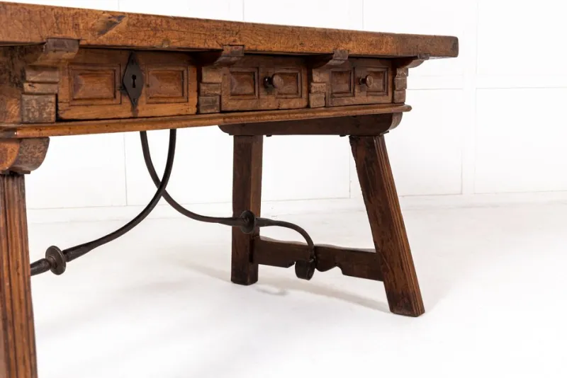 Outlet Pamono 18th Century Spanish Walnut Trestle Table