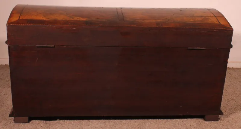 Pamono 18th Century Walnut and Burl Chest> Dressers, Commodes & Chests