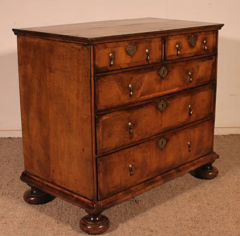 Clearance Pamono 17th Century William and Mary Walnut Chest of Drawers
