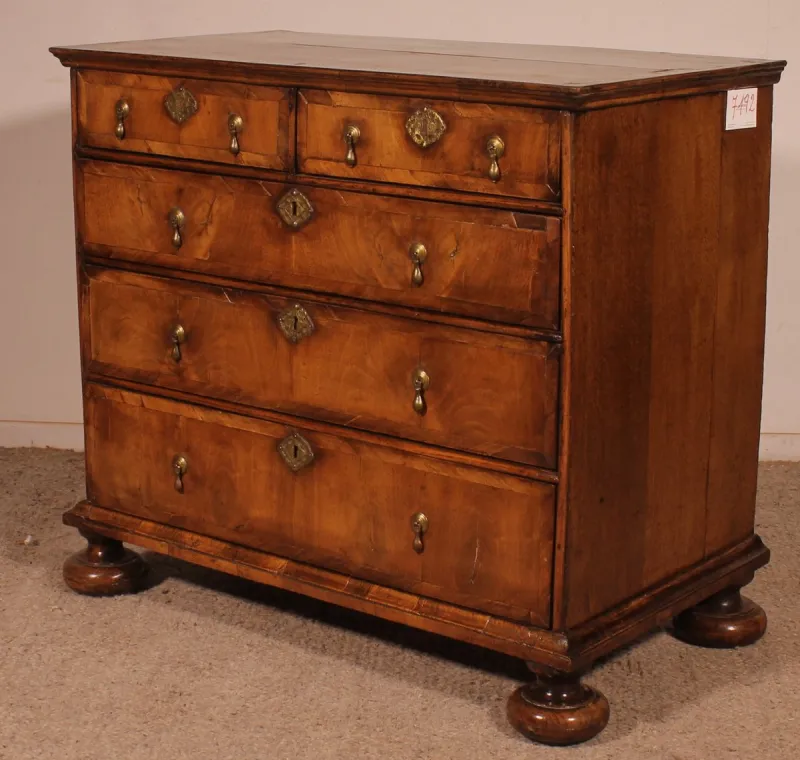 Clearance Pamono 17th Century William and Mary Walnut Chest of Drawers