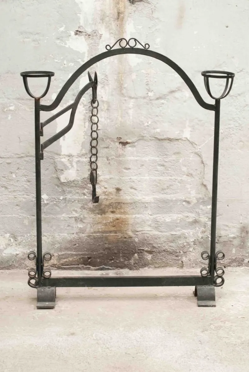 Pamono 20th Century Wrought Iron Rustic Support Element with Chains, Spain> Fireplaces And Mantels