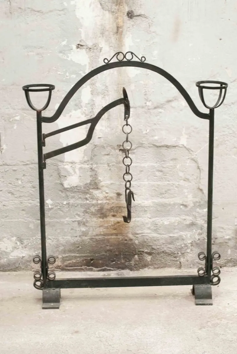 Pamono 20th Century Wrought Iron Rustic Support Element with Chains, Spain> Fireplaces And Mantels