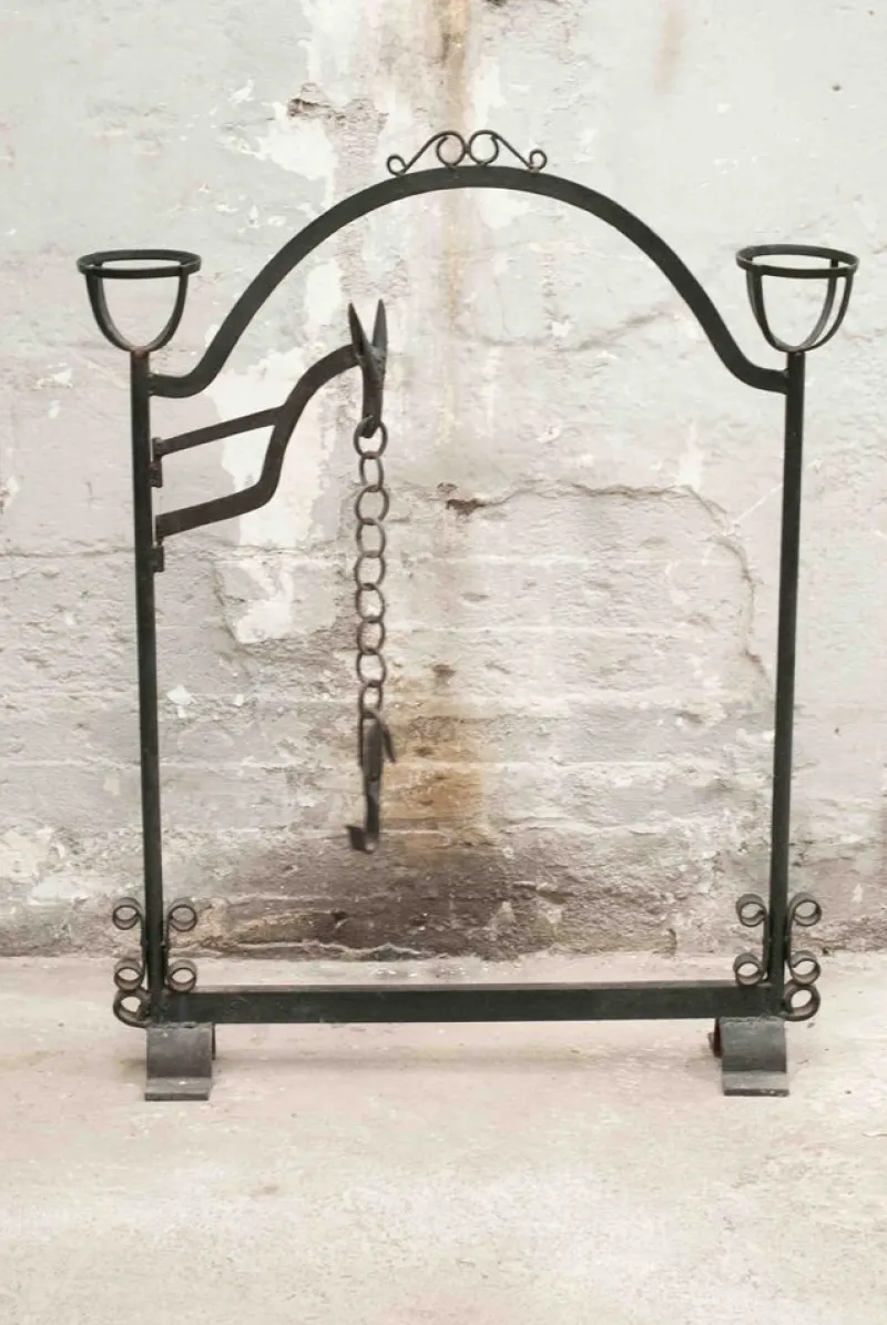 Pamono 20th Century Wrought Iron Rustic Support Element with Chains, Spain> Fireplaces And Mantels