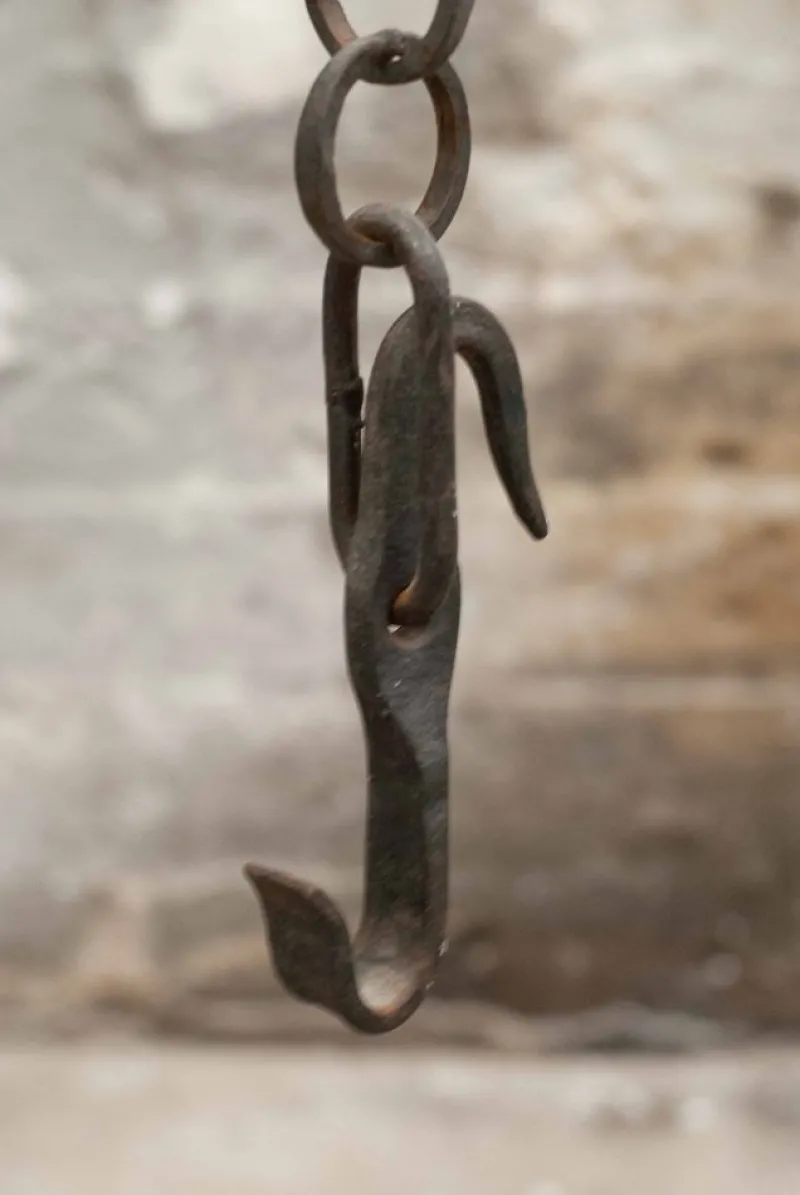 Pamono 20th Century Wrought Iron Rustic Support Element with Chains, Spain> Fireplaces And Mantels