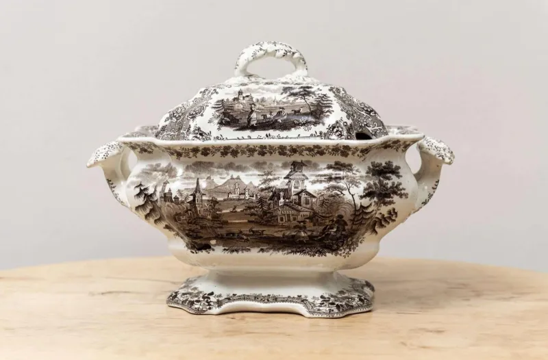 Pamono 19th English Transfer Tureen> Serving Dishes
