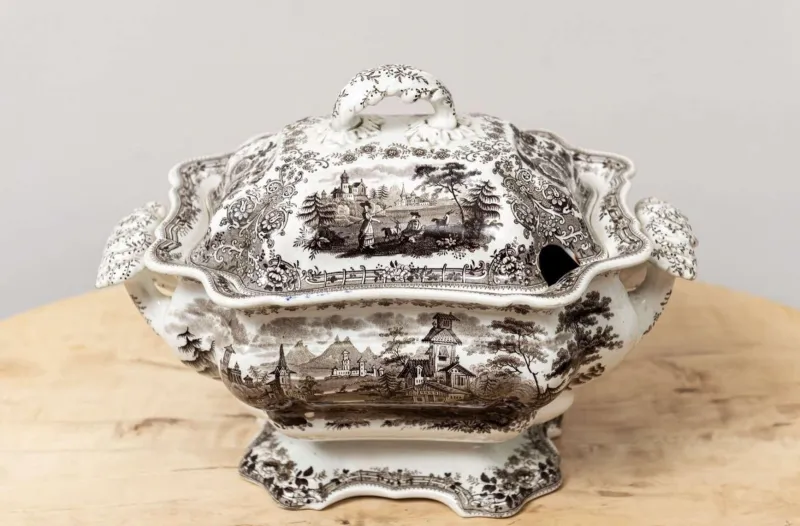 Pamono 19th English Transfer Tureen> Serving Dishes