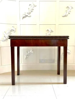 Best Pamono 18th-Century Chippendale Style Mahogany Carved Card Table
