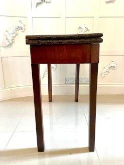 Best Pamono 18th-Century Chippendale Style Mahogany Carved Card Table