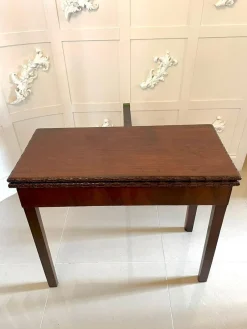 Best Pamono 18th-Century Chippendale Style Mahogany Carved Card Table