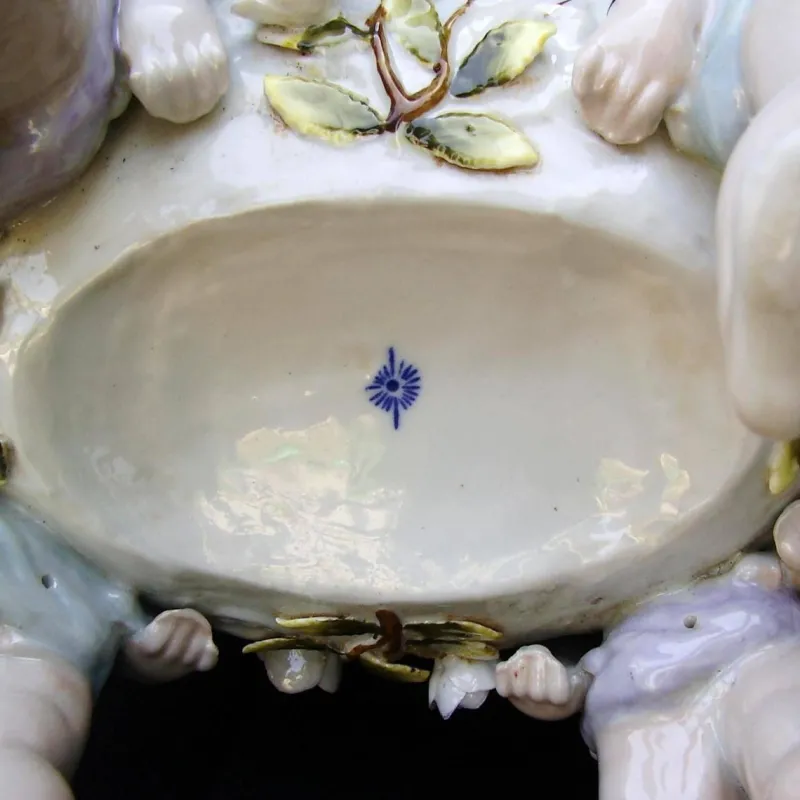 Pamono 19th-Century Viennese Porcelain Figural Cherub Jardinière or Centrepiece Bowl> Bowls