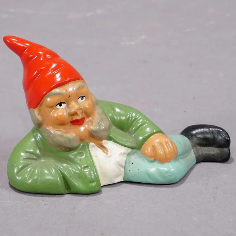 Pamono Tiny Terracotta Garden Gnomes, Germany, 1950s, Set of 4> Garden Accessories