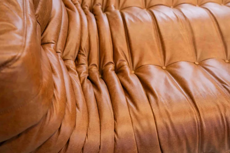 Pamono Togo Chaise Lounge in Pine Leather by Michel Ducaroy for Ligne Roset, 1974> Daybeds & Chaises Lounges