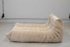 Pamono Togo Chaise Lounge in White Curduroy Fabric attributed to Michel Ducaroy for Ligne Roset, 1974><noscript><img width=