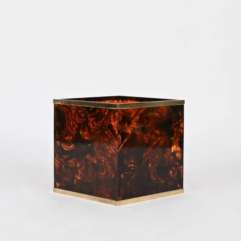 Pamono Tortoiseshell Effect Acrylic and Brass Cubic Magazine Rack from Dior, 1970s> Magazine Racks