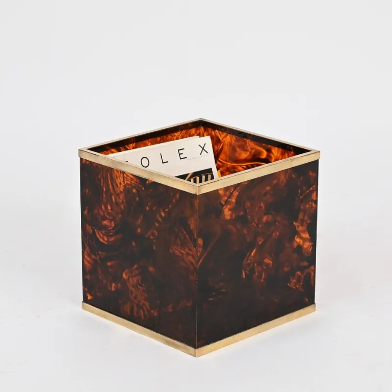 Pamono Tortoiseshell Effect Acrylic and Brass Cubic Magazine Rack from Dior, 1970s> Magazine Racks
