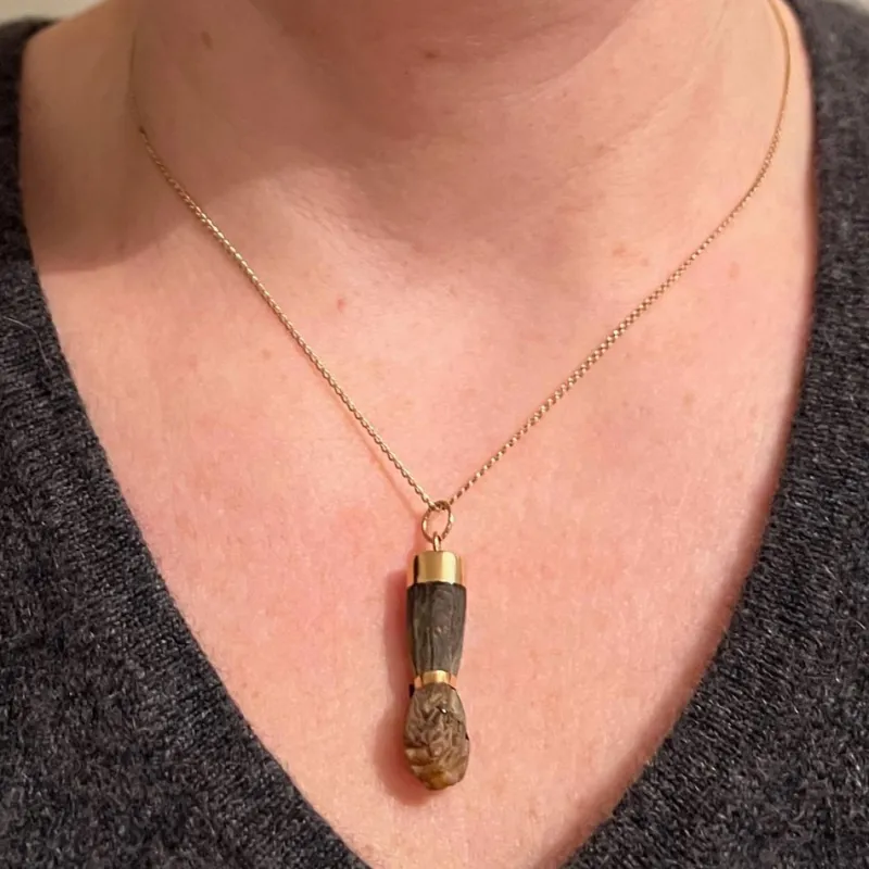 Pamono Touch Wood Mano Figa Charm Pendant, 1930s> Bracelets
