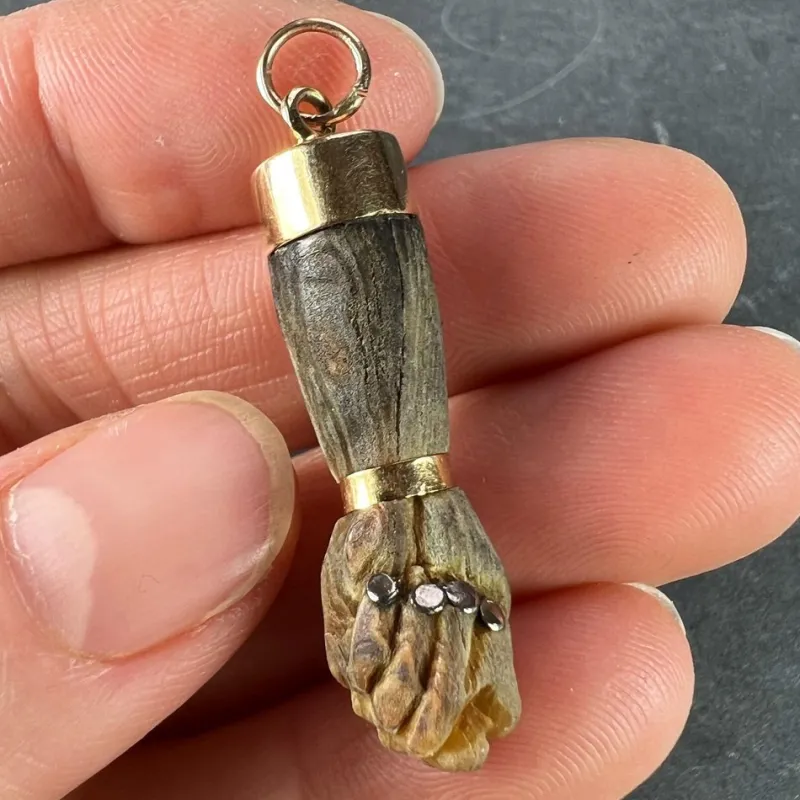 Pamono Touch Wood Mano Figa Charm Pendant, 1930s> Bracelets