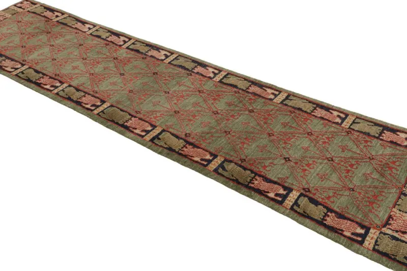 Outlet Pamono Traditional Geometric Green and Red Wool Rug from R&K Principal Jahanshah Nazmiyal