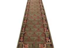 Outlet Pamono Traditional Geometric Green and Red Wool Rug from R&K Principal Jahanshah Nazmiyal