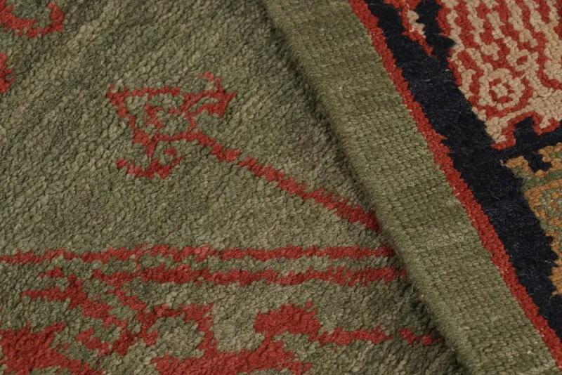 Outlet Pamono Traditional Geometric Green and Red Wool Rug from R&K Principal Jahanshah Nazmiyal